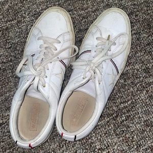 Used converse sneakers size 9